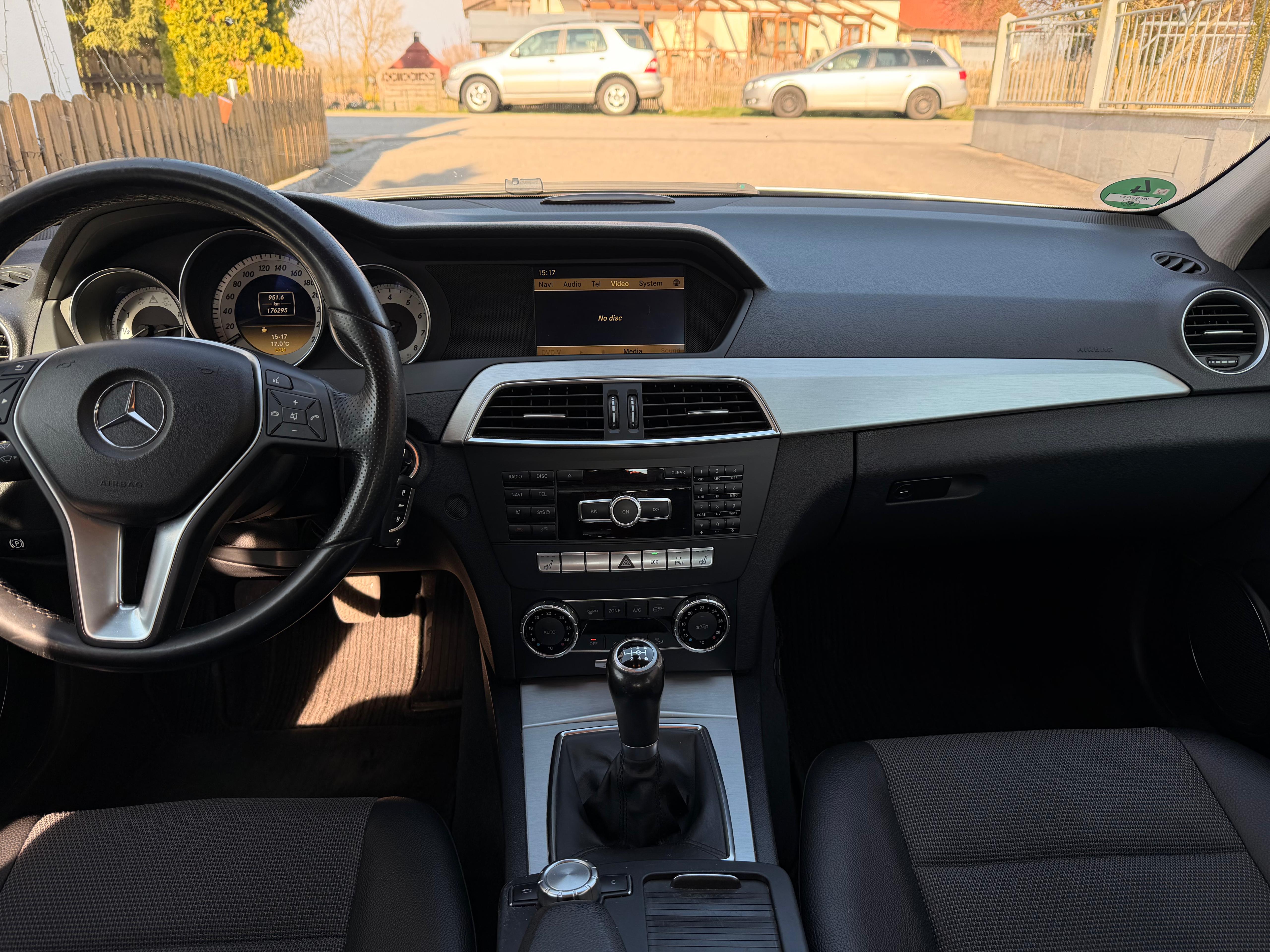 Mercedes-Benz Limousine C 180 CGI BlueEfficiency - Image 17