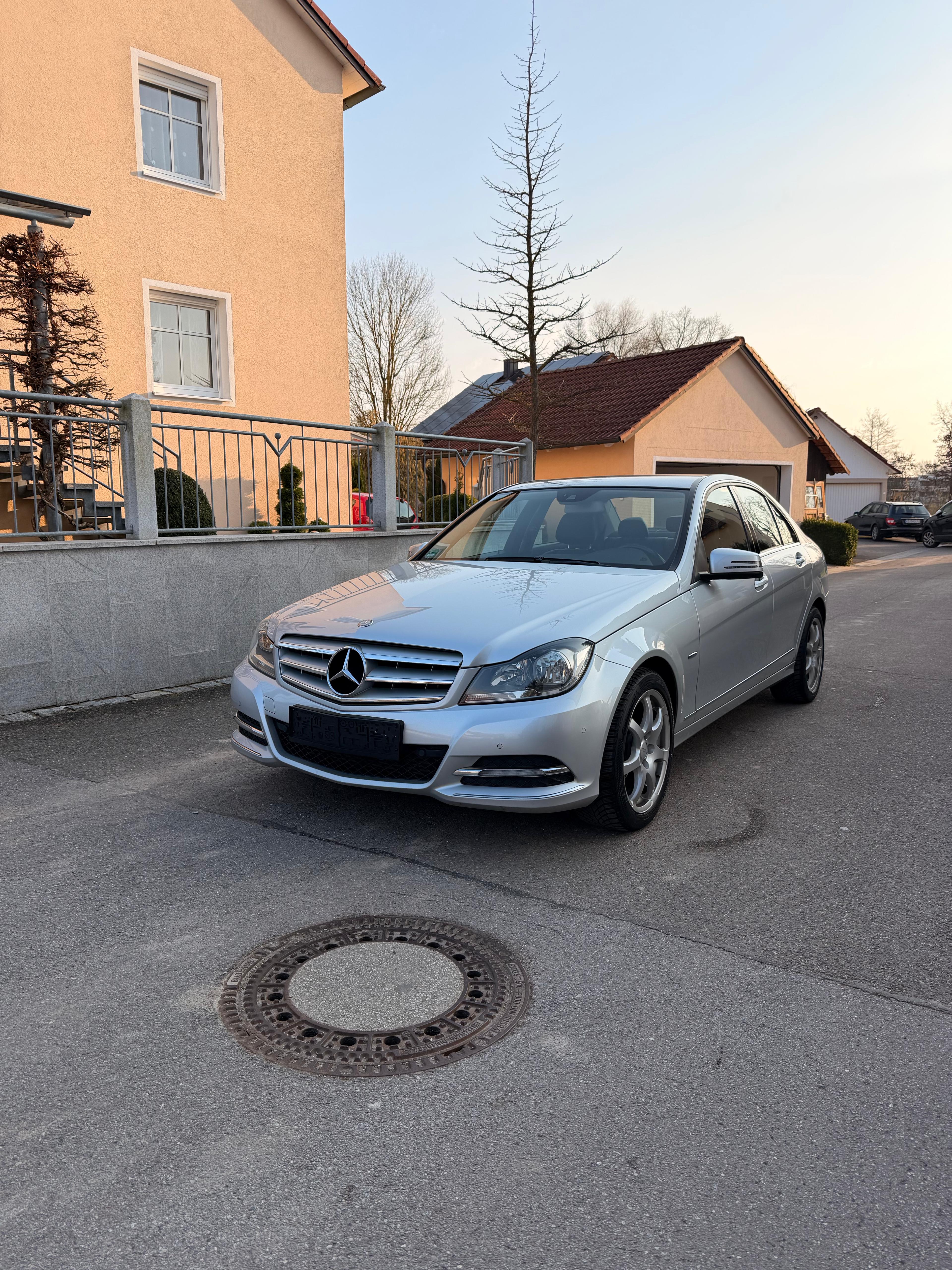 Mercedes-Benz Limousine C 180 CGI BlueEfficiency - Image 10
