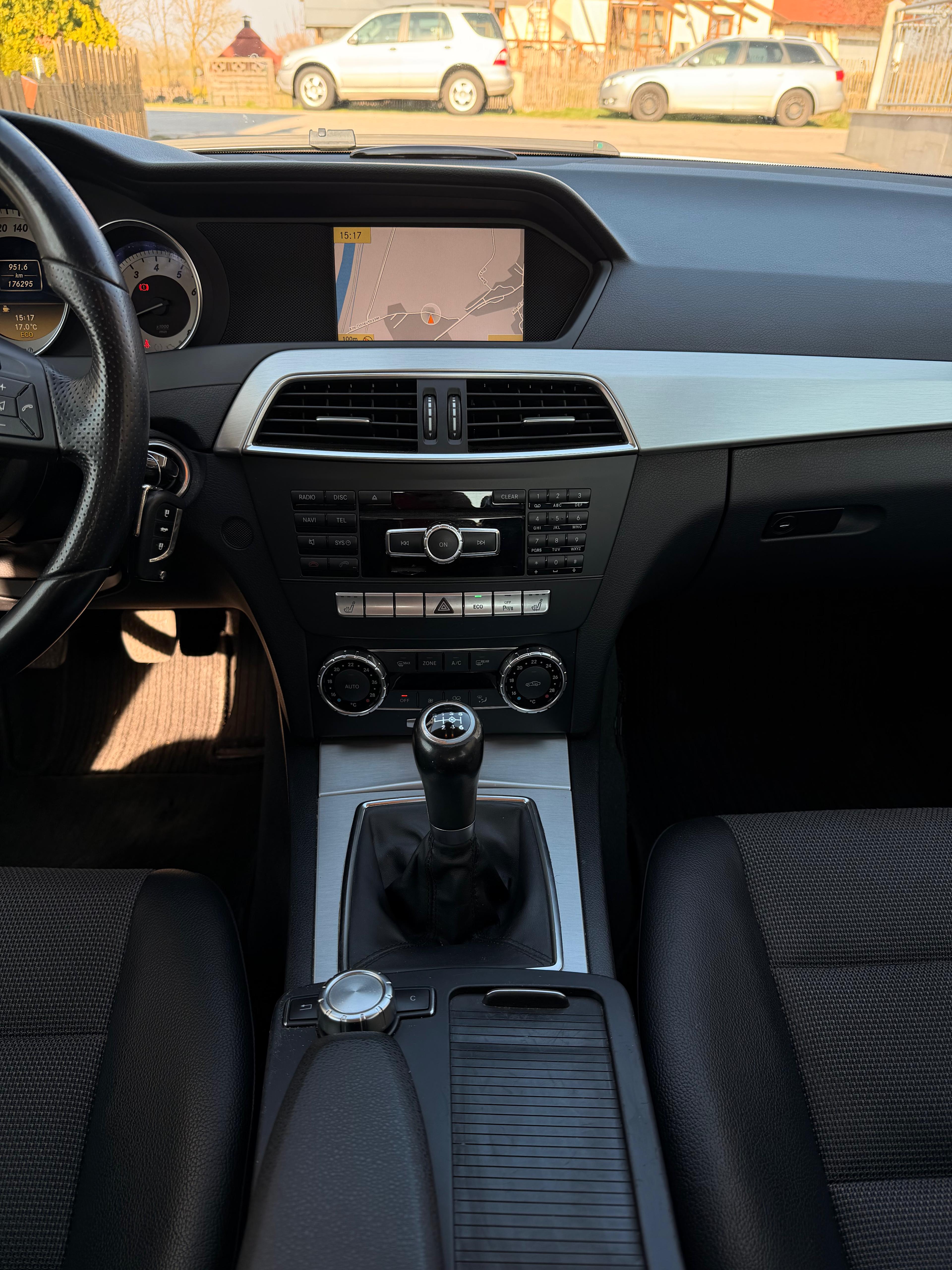Mercedes-Benz Limousine C 180 CGI BlueEfficiency - Image 18